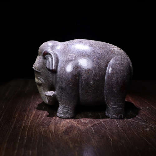 A HETIAN JADE CARVED ELEPHANT FIGURE