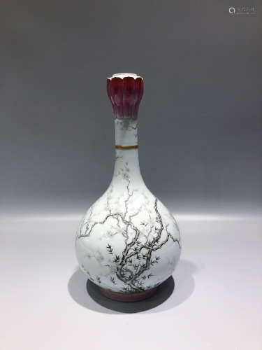 CHINESE FAMILLE ROSE PORCELAIN VASE