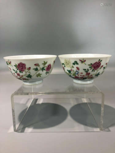 PAIR OF CHINESE FAMILLE ROSE PORCELAIN BOWL