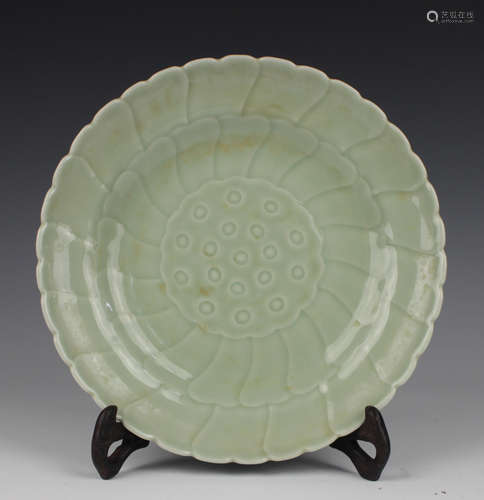 CHINESE CELADON GLAZED PORCELAIN CHARGER