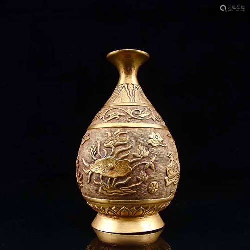 7-9TH CENTURY, A GILT BRONZE OKHO SPRING BOTTLE, TANG DYNASTY