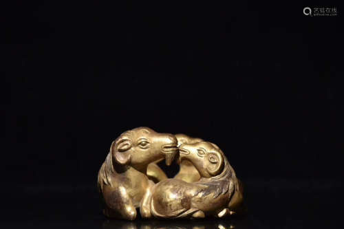 17-19TH CENTURY, A GILT BRONZE SHEEP DESIGN PAPERWEIGHT,QING DYNASTY