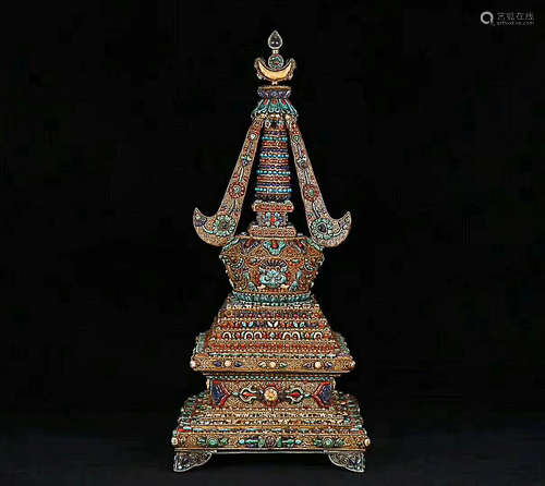 A EIGHTEENTH CENTURY TIBETAN RELICS SILVER PAGODA