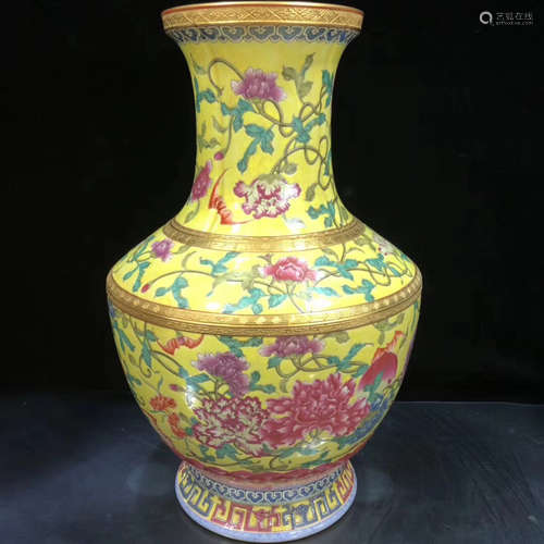 A FOREIGN COLOUR FLORAL PATTERN VASE