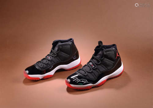迈克尔·乔丹亲笔签名 Air Jordan 11 Retro“Bred”篮球鞋，SIZE 47.5