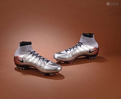 C罗亲笔签名 Nike Mercurial Superfly IV CR7 Quinhentos纪念款足球鞋