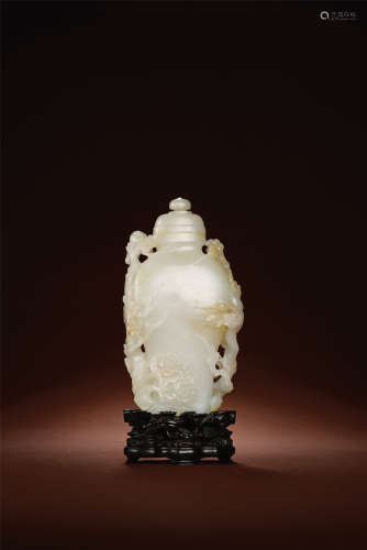 清中期 白玉浮雕喜鹊登梅图扁瓶