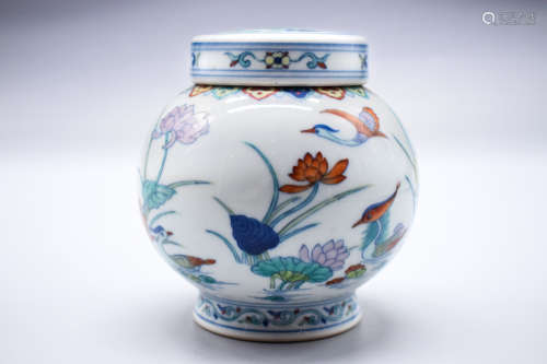 FAMILLE ROSE 'POND SCENERY' JAR WITH COVER