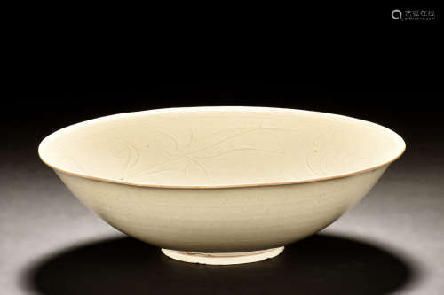 HUTIAN WARE CARVED 'FLOWERS' BOWL