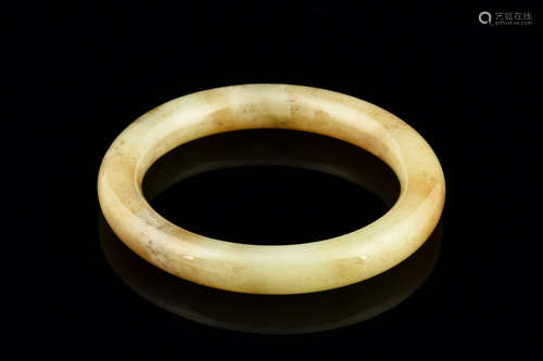 MYANMAR OLD MINE JADE ROUND BANGLE