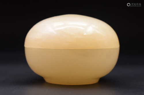 JADE ROUND BOX WITH COVER