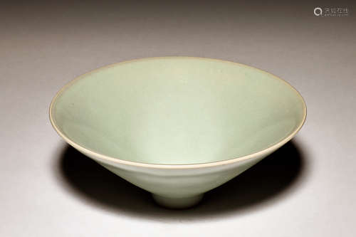 LONGQUAN WARE CONICAL BOWL