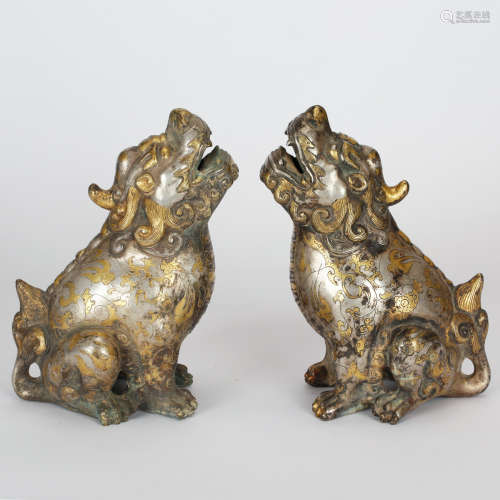 CHINESE BRONZE FOOLION WITH GILT AND SILVER