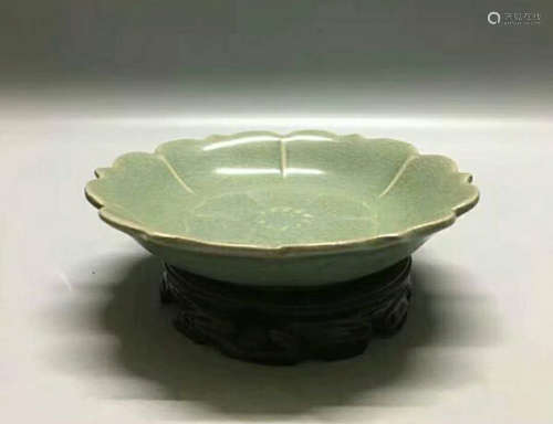 A RUYAO CELADON-GLAZED WASHER