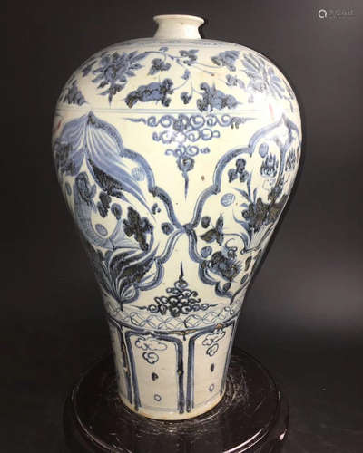 A BLUE AND WHITE MEI VASE