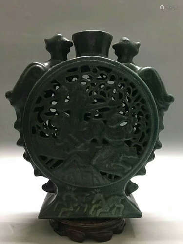 A CHAIYAO HOLLOW DESIGN VASE