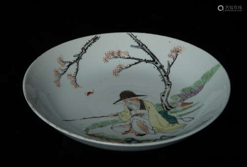 Chinese color painted porcelain dish