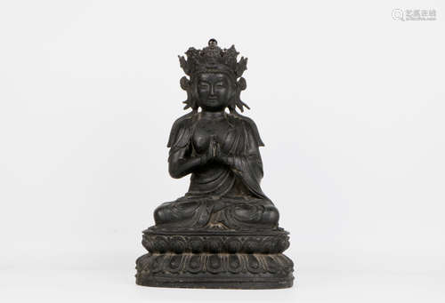 A chinese qing dynasty bronze statue