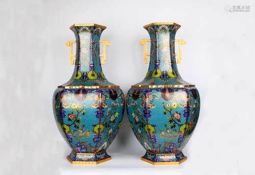 A pair of period of the Republic of China enamel bottle