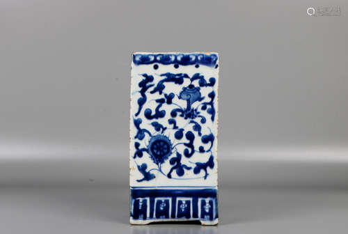 A chinese qing dynasty blue&white brush pot