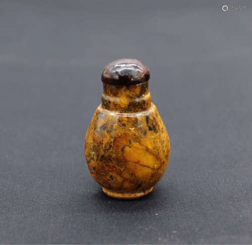 A chinese 18c beeswax snuff bottle