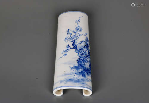 A chinese blue&white brush holder