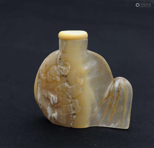 A chinese fish bone snuff bottle