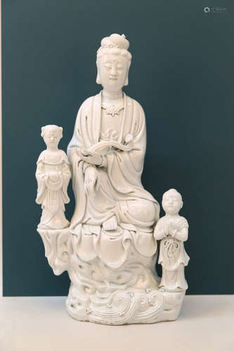 Dehualar-whiteporcelain Guanyin statue with mark