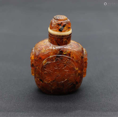 A chinese 19c amber snuff bottle