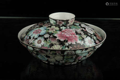 Chinese famille rose covered bowl