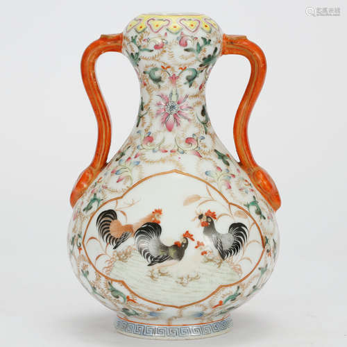 CHINESE FAMILLE ROSE PORCELAIN VASE