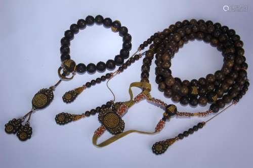 CHINESE AGALWOOD BEAD CHAOZHU COURT NECKLACE AND BRACELET