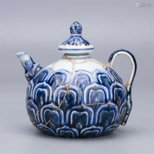 CHINESE PORCELAIN BLUE AND WHITE LOTUS TEA POT RESTORED
