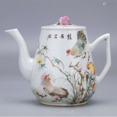 CHINESE PORCELAIN FAMILLE ROSE TEA POT