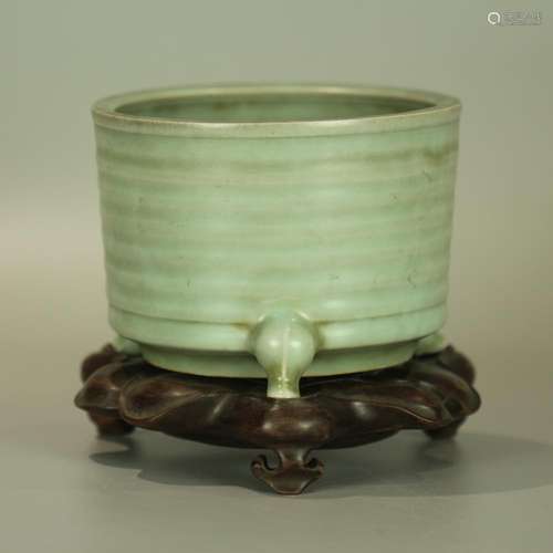 CHINESE PORCELAIN CELADON GLAZE CENSER