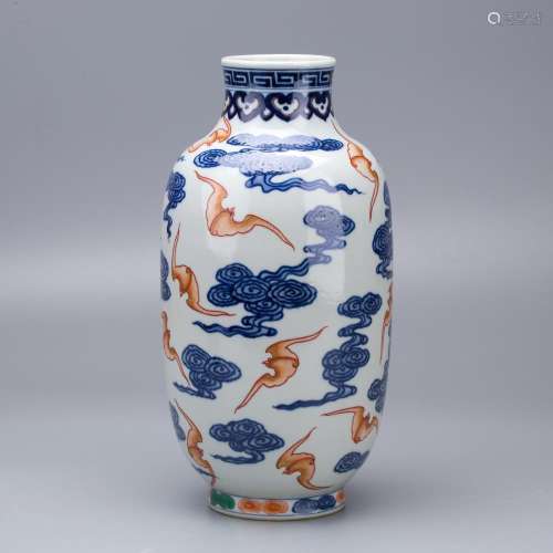 CHINESE PORCELAIN BLUE AND WHITE COPPER RED VASE
