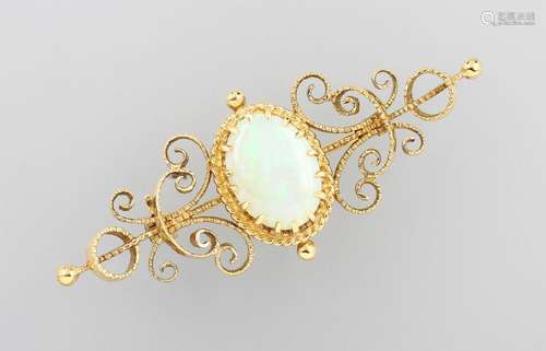 14 kt gold brooch with opal