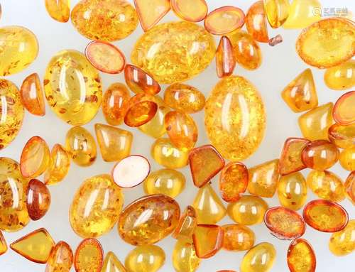 Lot amber cabochons