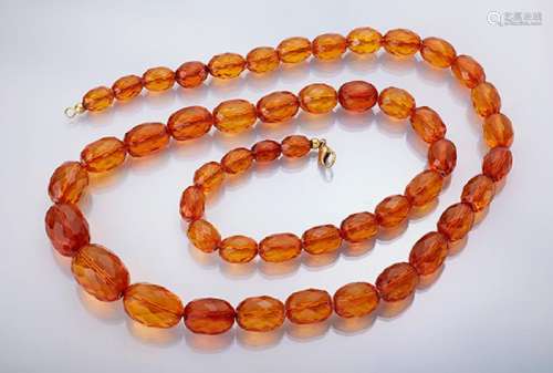 Necklace with amber, approx. 1900