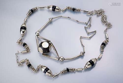 Lot 2 necklaces, approx. 1930s