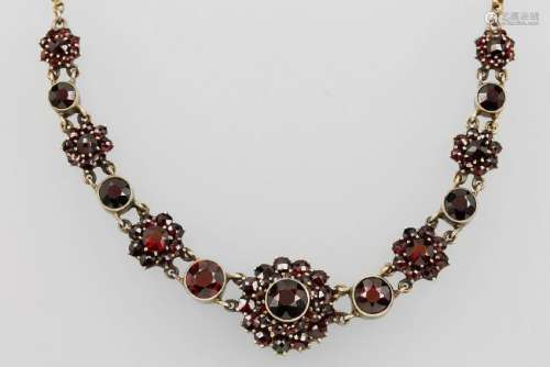 Necklace with garnets, Berlin approx. 1930s