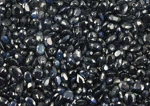 Lot loose bevelled sapphires