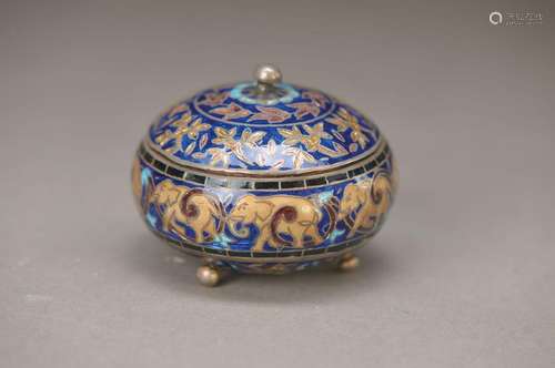 lidded box