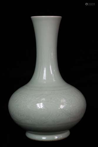 Chinese Pink Porcelain Gourd Shade Vase