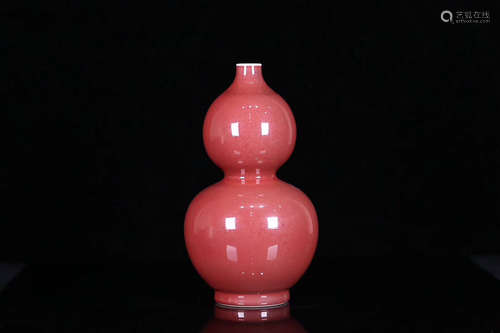 A RED GLAZED GOURD DESIGN BOTTLE