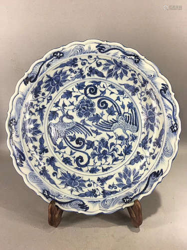 A YUAN DYNASTY BLUE & WHITE PLATE