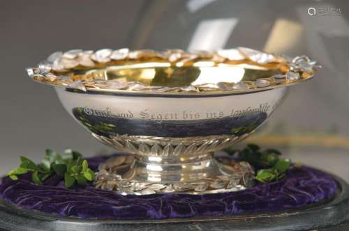present bowl in relic