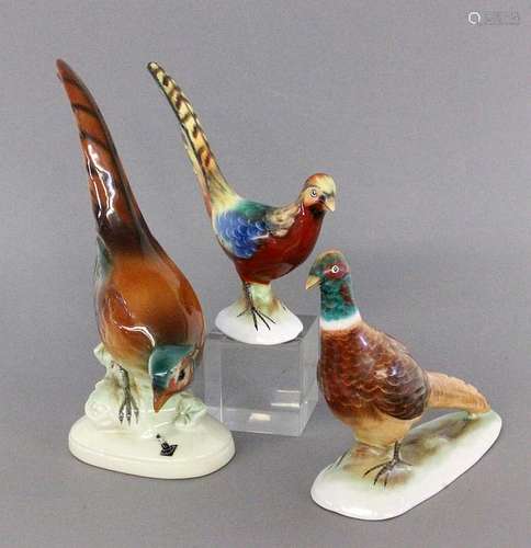 A LOT OF THREE BIRD FIGURES Various maker's