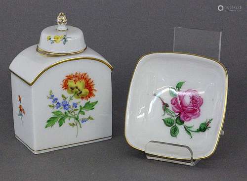 A SMALL TEA CADDY Meissen 20th century With