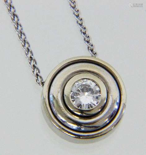 A PENDANT AND A NECKLACE 585/000 white gold with